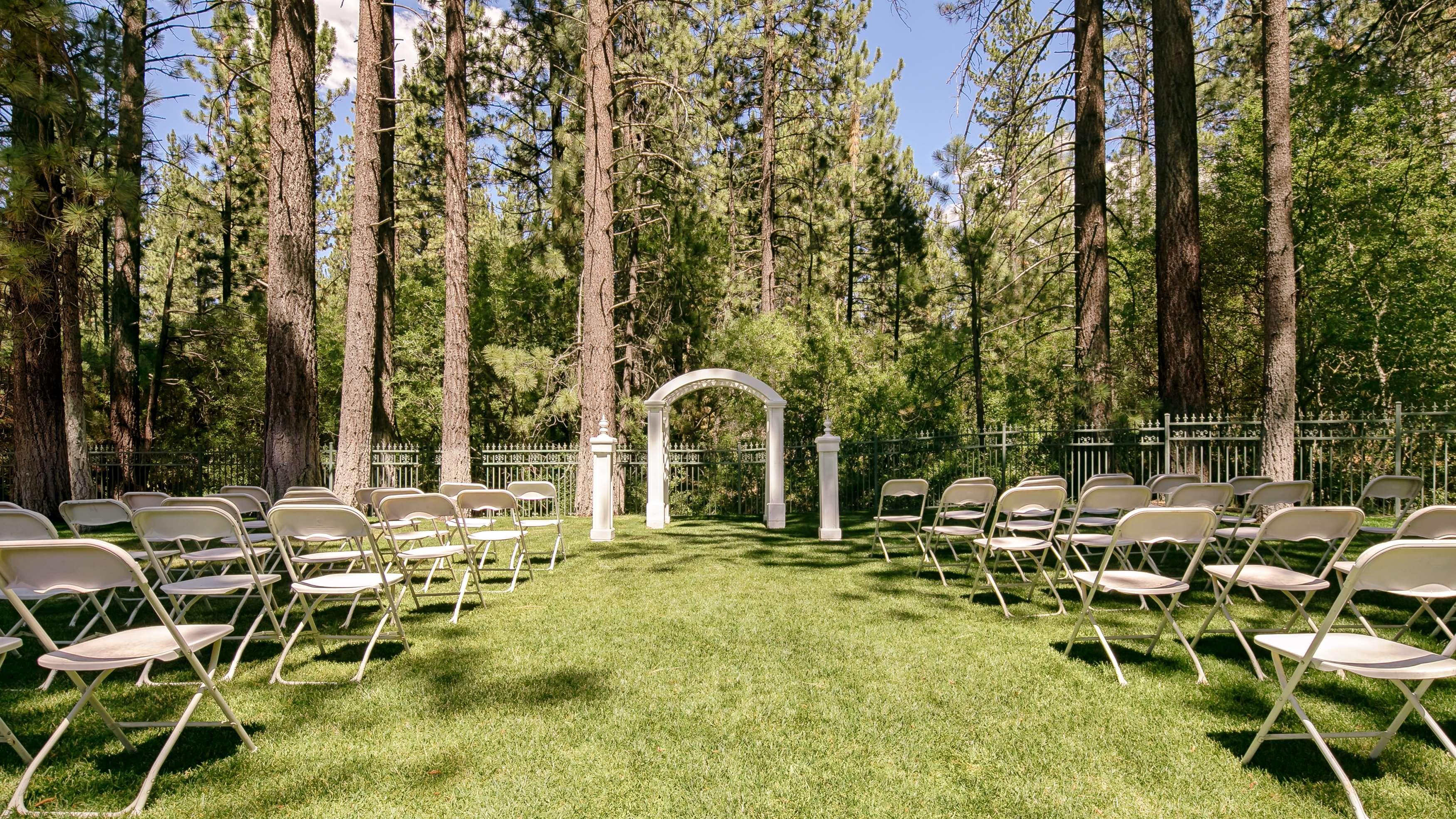 Chateau Big Bear Boutique Hotel, BW Signature Collection Big Bear Lake Exterior foto